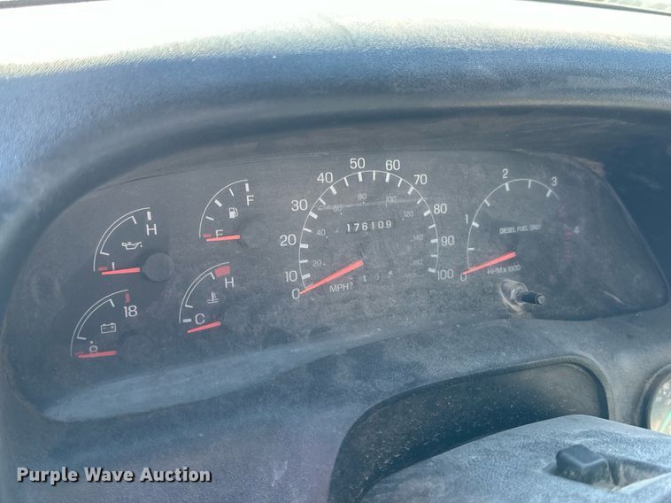 image for item NS9217 2000 Ford F650 Super Duty dump flatbed truck