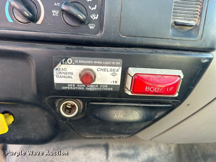 image for item NS9217 2000 Ford F650 Super Duty dump flatbed truck