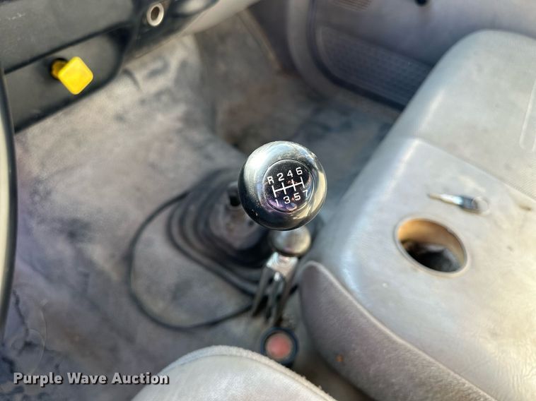 image for item NS9217 2000 Ford F650 Super Duty dump flatbed truck