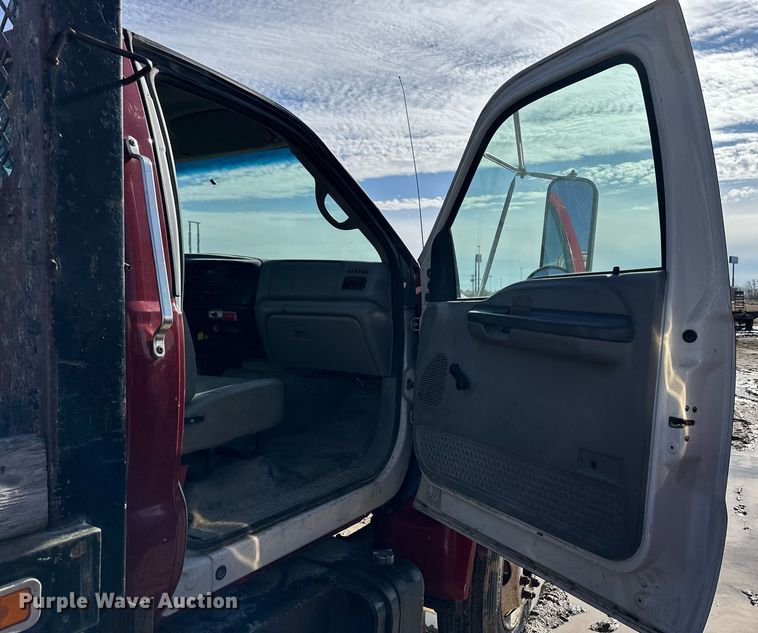 image for item NS9217 2000 Ford F650 Super Duty dump flatbed truck