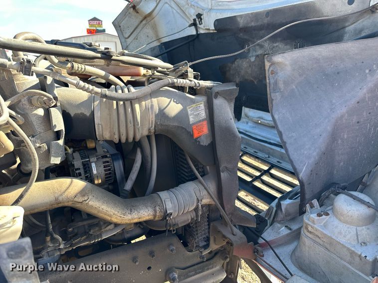 image for item NS9217 2000 Ford F650 Super Duty dump flatbed truck