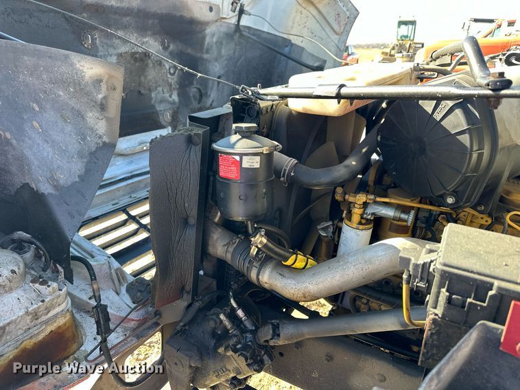 image for item NS9217 2000 Ford F650 Super Duty dump flatbed truck