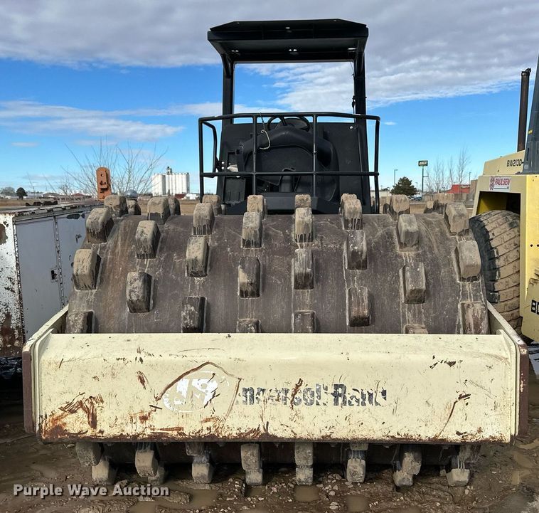 image for item NS9219 2005 Ingersoll Rand SD122F TF single drum vibratory roller