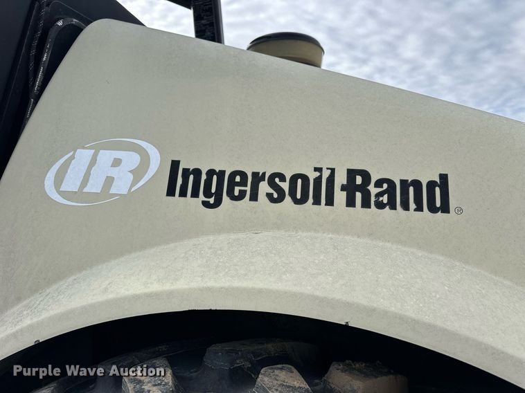 image for item NS9219 2005 Ingersoll Rand SD122F TF single drum vibratory roller