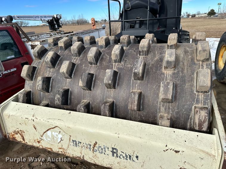 image for item NS9219 2005 Ingersoll Rand SD122F TF single drum vibratory roller