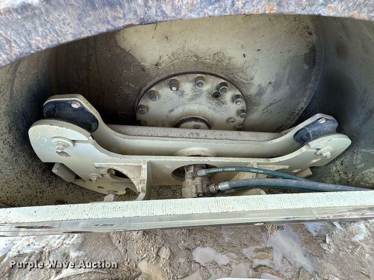 image for item NS9219 2005 Ingersoll Rand SD122F TF single drum vibratory roller