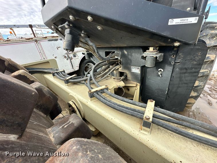 image for item NS9219 2005 Ingersoll Rand SD122F TF single drum vibratory roller