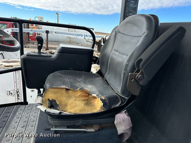 image for item NS9219 2005 Ingersoll Rand SD122F TF single drum vibratory roller