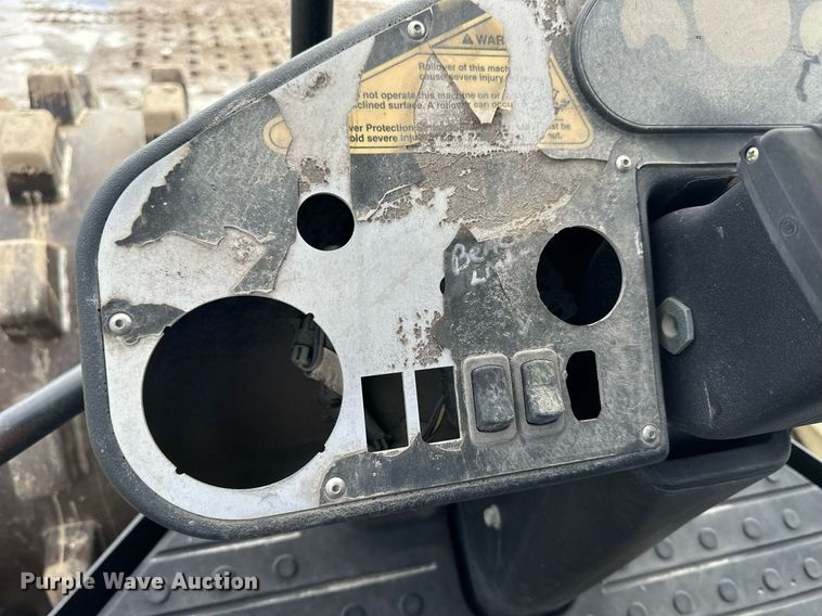 image for item NS9219 2005 Ingersoll Rand SD122F TF single drum vibratory roller