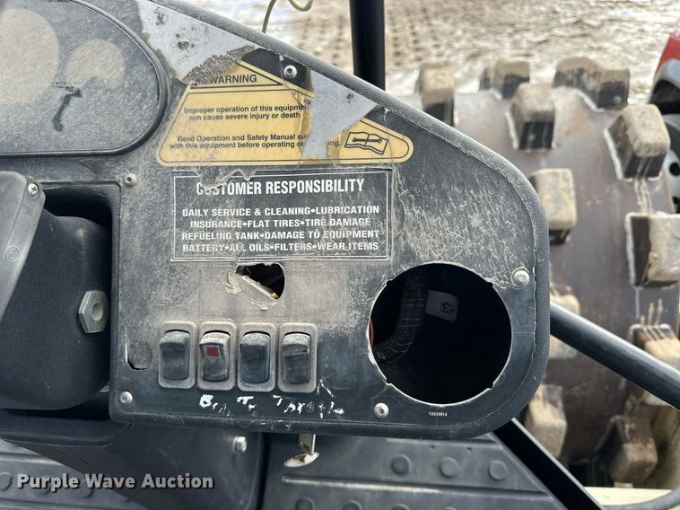 image for item NS9219 2005 Ingersoll Rand SD122F TF single drum vibratory roller