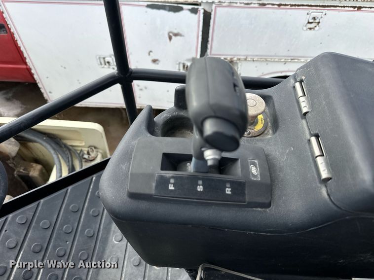 image for item NS9219 2005 Ingersoll Rand SD122F TF single drum vibratory roller