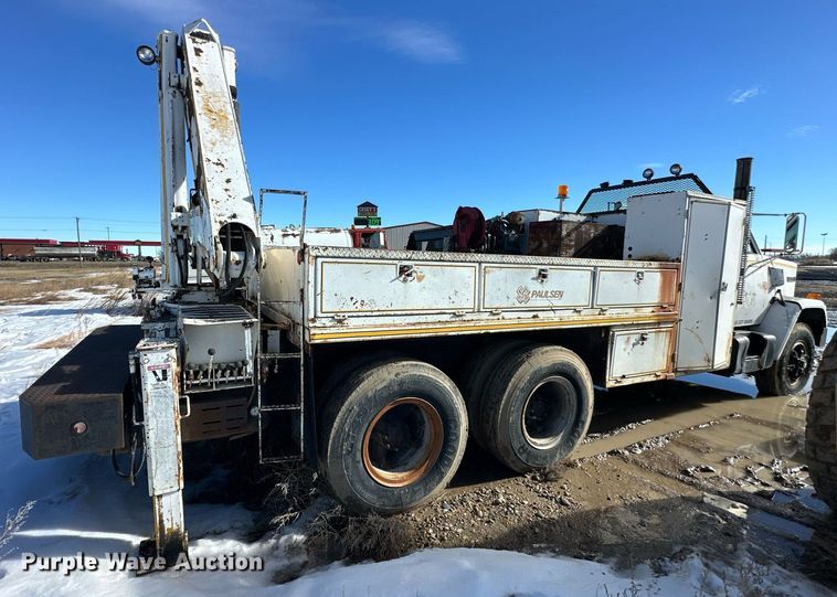 image for item NS9221 1982 GMC  Brigadier crane truck