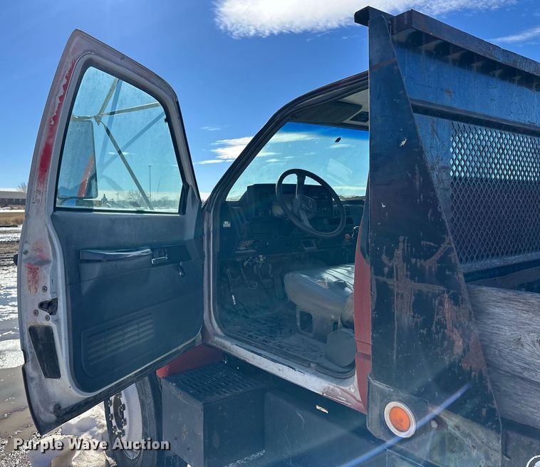 image for item NS9222 1994 Chevrolet Kodiak dump flatbed truck