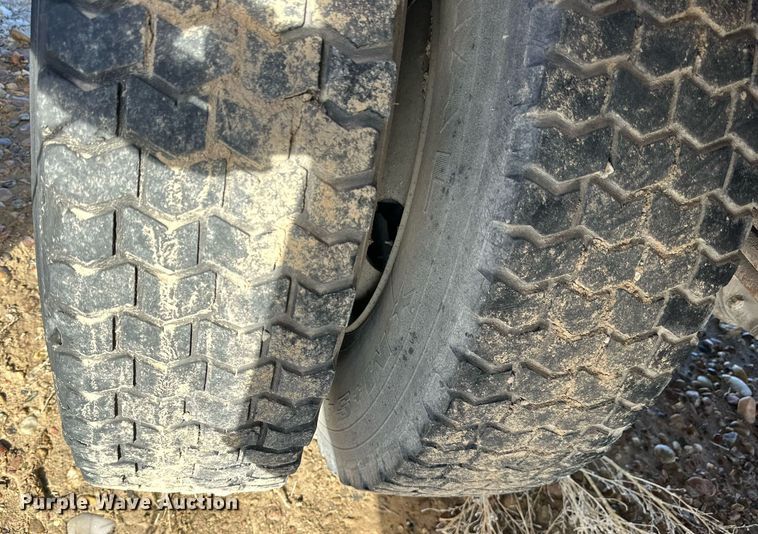 image for item NS9222 1994 Chevrolet Kodiak dump flatbed truck