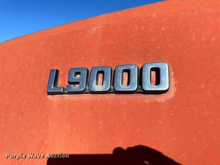 image for item NS9227 1994 Ford LT9000 crane truck