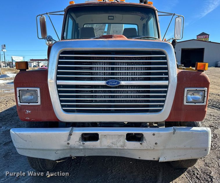 image for item NS9227 1994 Ford LT9000 crane truck