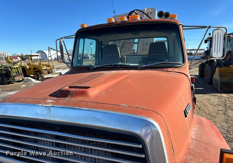 image for item NS9227 1994 Ford LT9000 crane truck