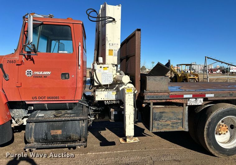 image for item NS9227 1994 Ford LT9000 crane truck