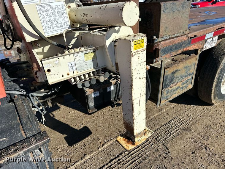 image for item NS9227 1994 Ford LT9000 crane truck