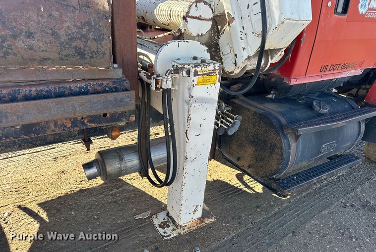 image for item NS9227 1994 Ford LT9000 crane truck