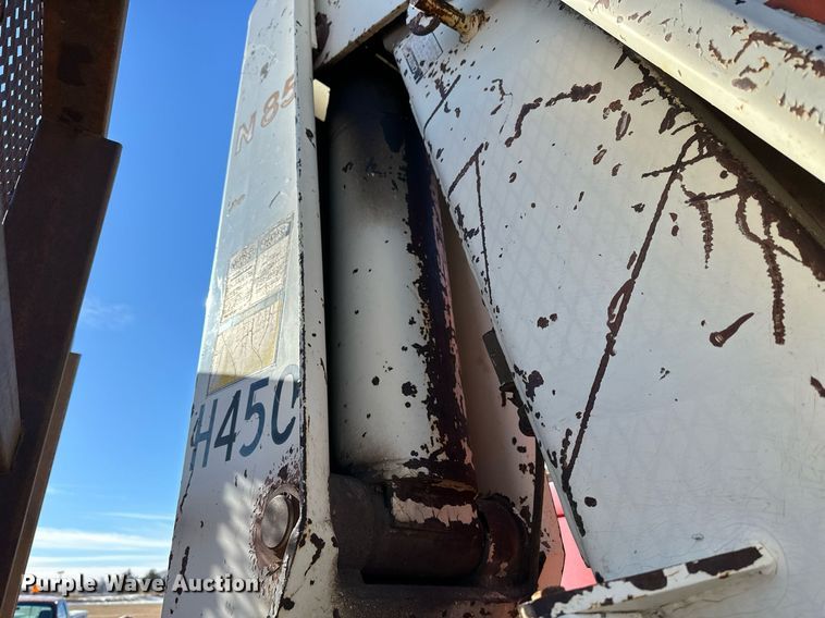 image for item NS9227 1994 Ford LT9000 crane truck