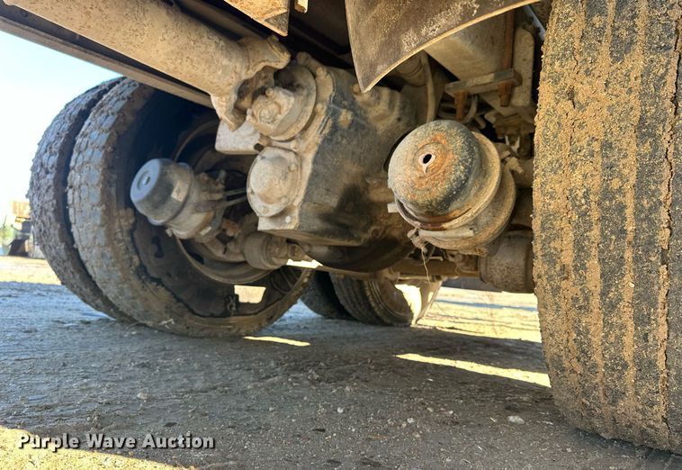 image for item NS9227 1994 Ford LT9000 crane truck