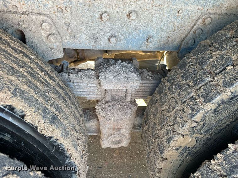 image for item NS9227 1994 Ford LT9000 crane truck