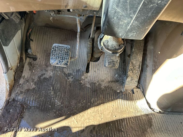 image for item NS9227 1994 Ford LT9000 crane truck