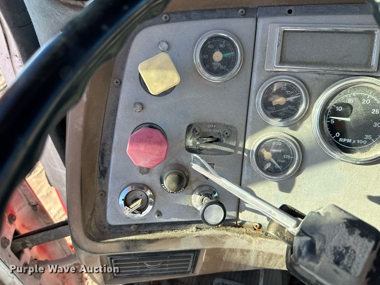 image for item NS9227 1994 Ford LT9000 crane truck