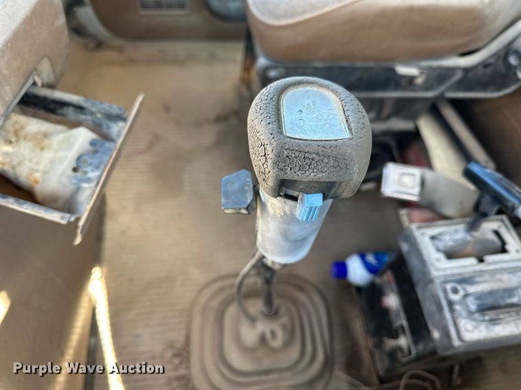 image for item NS9227 1994 Ford LT9000 crane truck