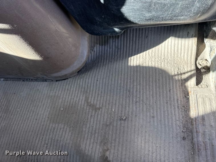 image for item NS9227 1994 Ford LT9000 crane truck