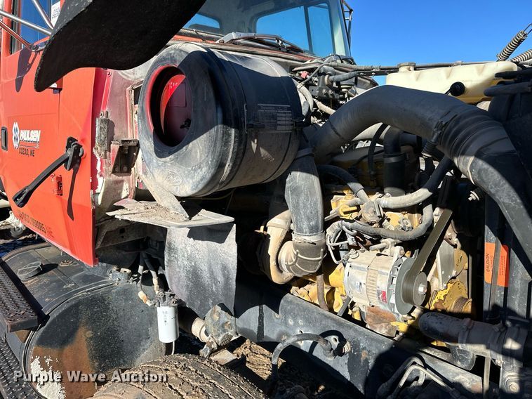 image for item NS9227 1994 Ford LT9000 crane truck