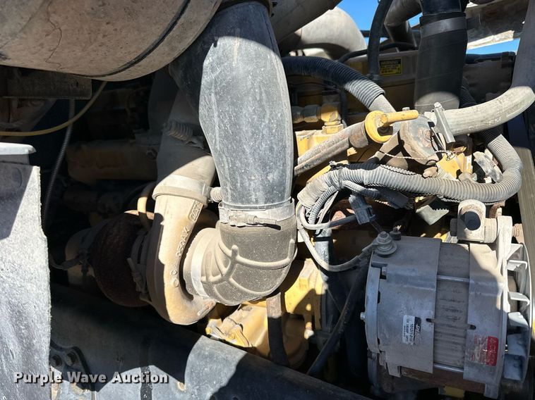 image for item NS9227 1994 Ford LT9000 crane truck