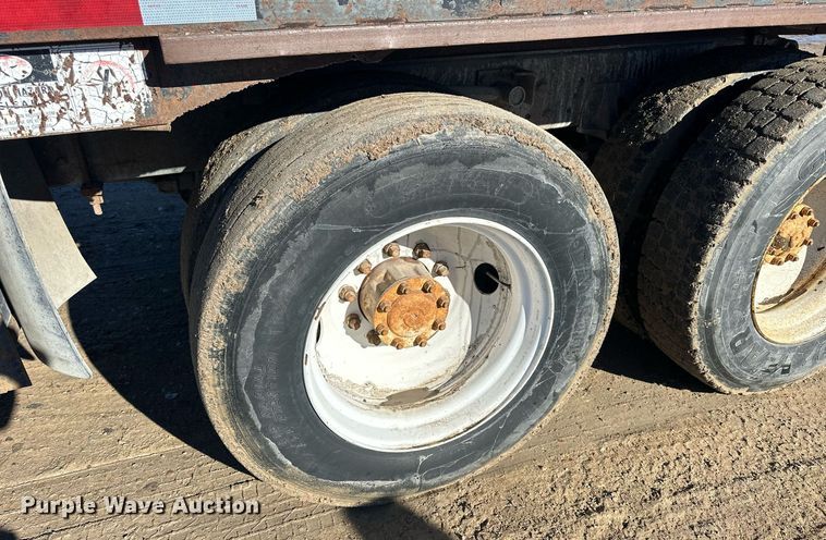 image for item NS9227 1994 Ford LT9000 crane truck