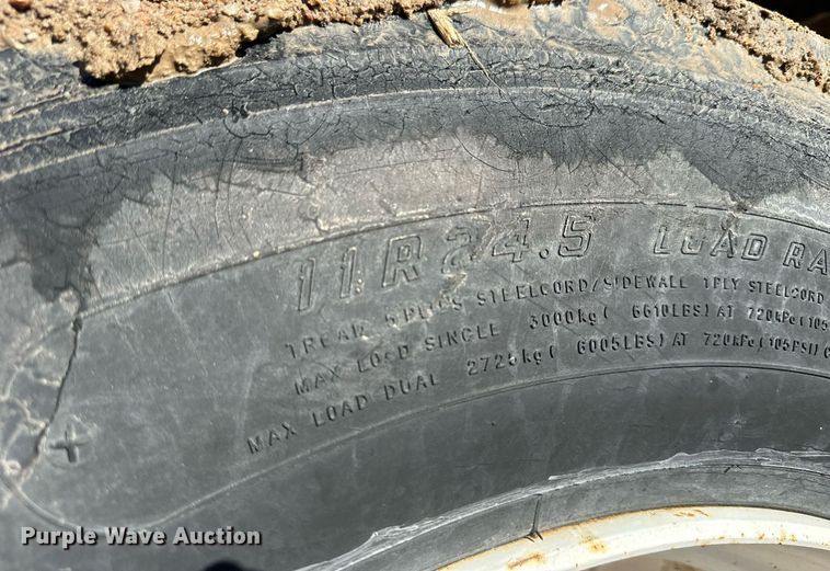 image for item NS9227 1994 Ford LT9000 crane truck