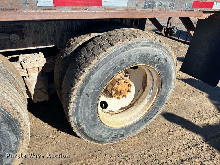 image for item NS9227 1994 Ford LT9000 crane truck