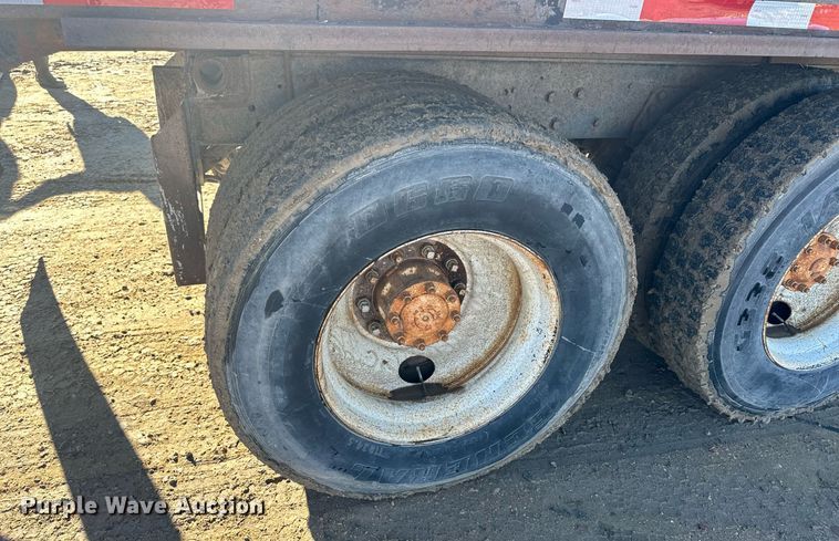 image for item NS9227 1994 Ford LT9000 crane truck