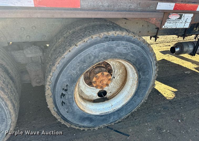 image for item NS9227 1994 Ford LT9000 crane truck