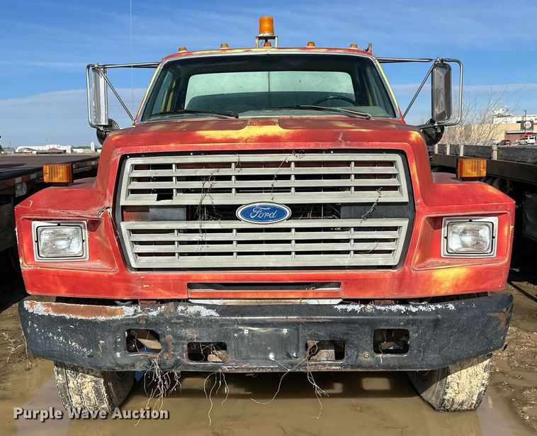 image for item NS9228 1994 Ford F700 water truck