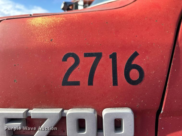 image for item NS9228 1994 Ford F700 water truck