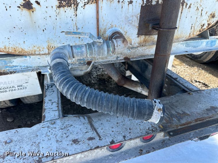 image for item NS9228 1994 Ford F700 water truck