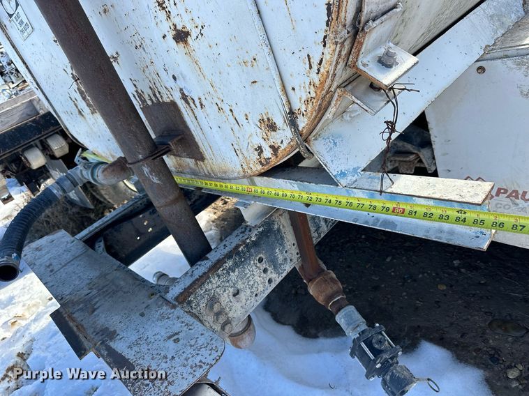 image for item NS9228 1994 Ford F700 water truck