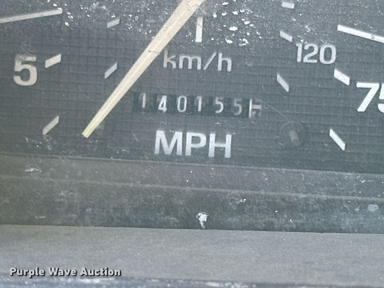 image for item NS9228 1994 Ford F700 water truck