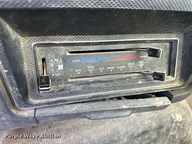 image for item NS9228 1994 Ford F700 water truck