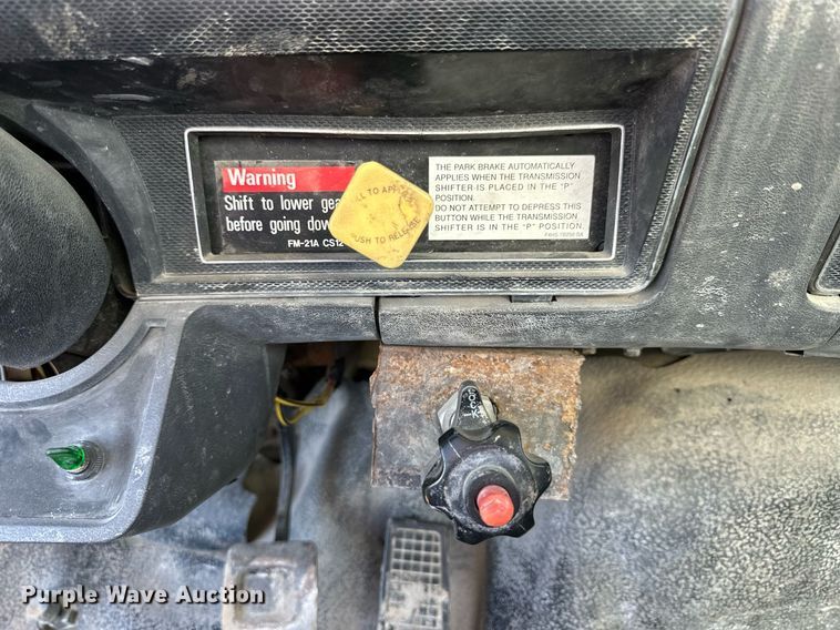 image for item NS9228 1994 Ford F700 water truck