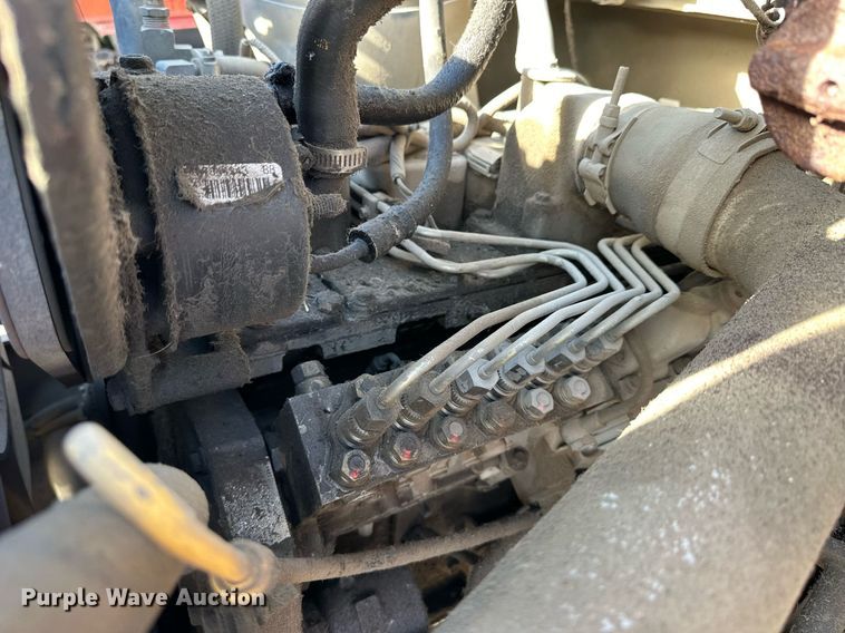 image for item NS9228 1994 Ford F700 water truck