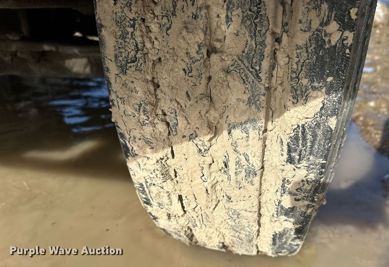 image for item NS9228 1994 Ford F700 water truck