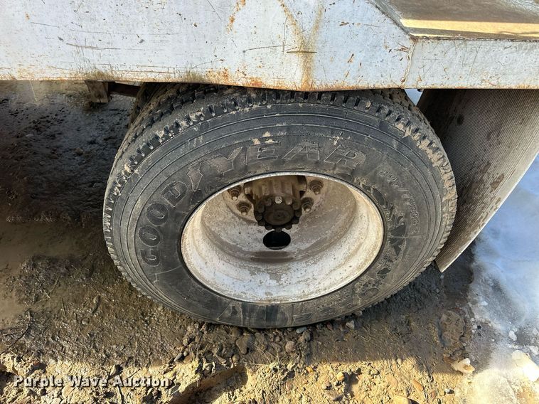 image for item NS9228 1994 Ford F700 water truck