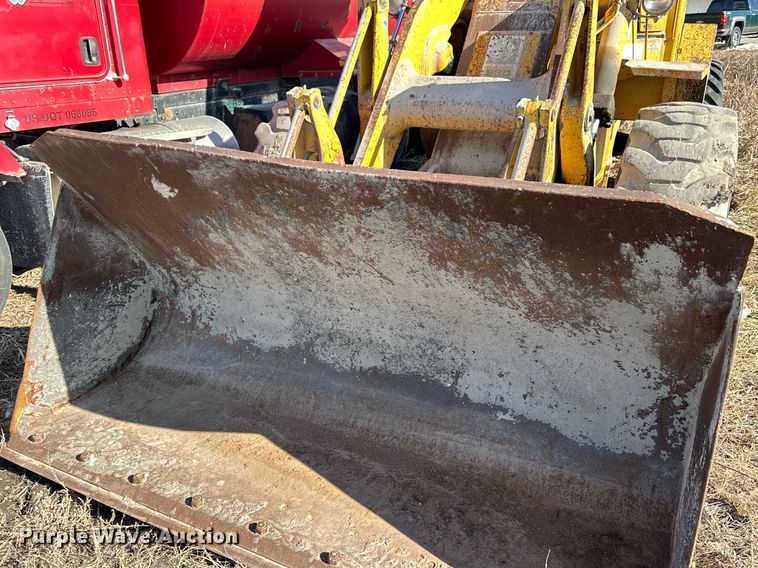 image for item NS9231 1979 Caterpillar 930 wheel loader