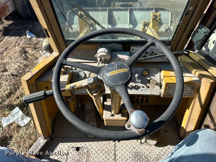 image for item NS9231 1979 Caterpillar 930 wheel loader